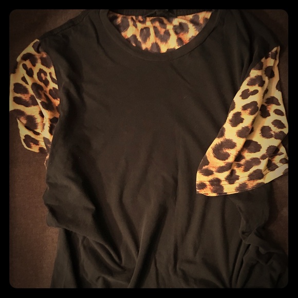 •CLEAR-OUT•3/18 F21 MEN TEE - Picture 1 of 6